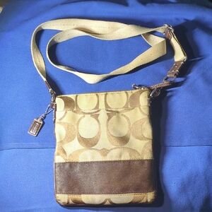Authentic Coach Signature Crossbody Purse Asking ONLY $35 WOW